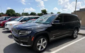 Boosting Holiday Sales: US New Vehicle Dealers Offer Enhanced Incentives