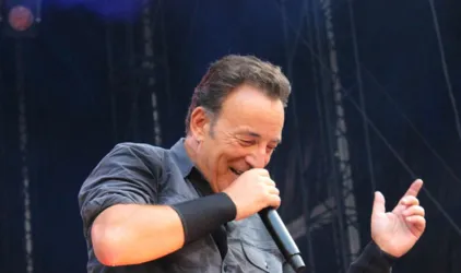 Jeremy Allen White's YouTube Prep for Bruce Springsteen Biopic