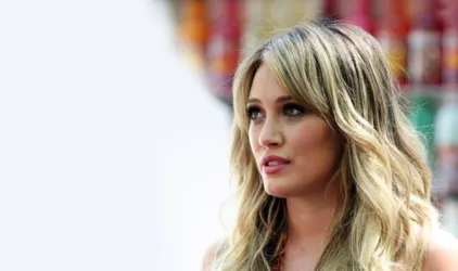 Hilary Duff’s Comfy-Chic Track Pants Are Surprisingly Flattering on Petites
