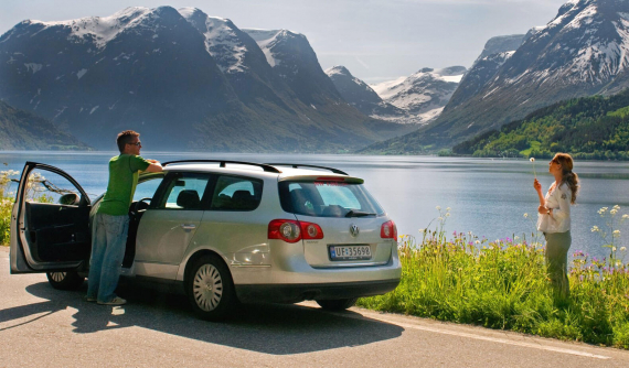 How to rent a car when travelling