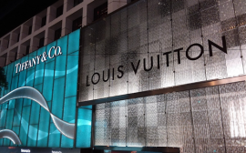 LVMH is ready to buy Tiffany & Co. at a low price