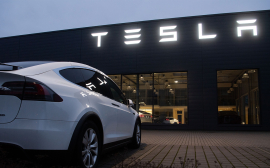 Tesla reports record profits
