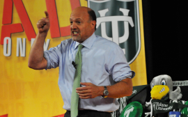 Jim Cramer Predicts Market Contraction as Federal Reserve Halts Rate Hike