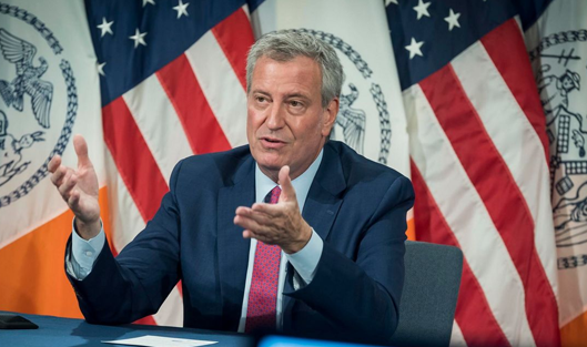 Mayor of New York City sends City Hall on a week's holiday