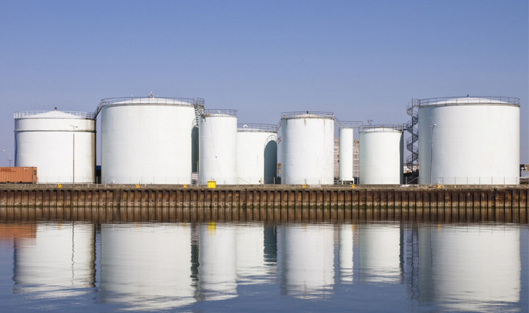 The largest oil storage facility in the USA is being re-filled