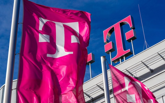 Deutsche Telekom's quarterly net profit up 2%