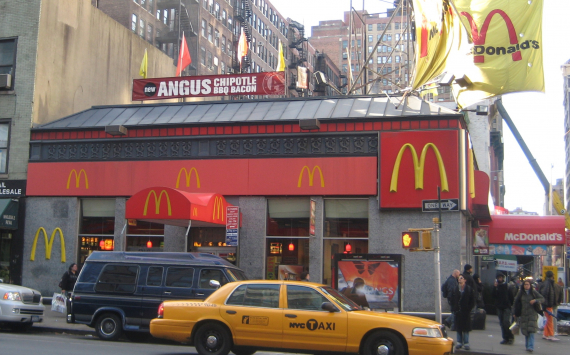 McDonald's began testing artificial intelligence on McDrive