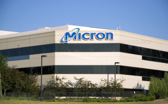 Micron gives high growth forecast and announces sale of Texas Instruments plant