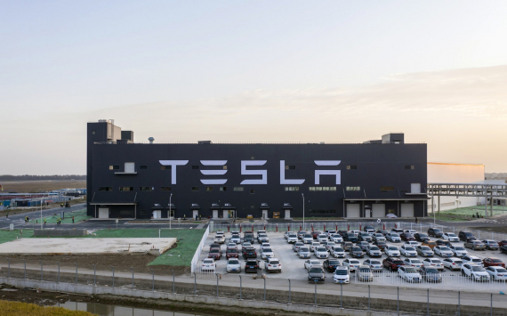 Tesla reports record profits of $1.14bn