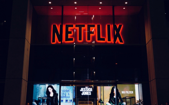 Netflix share price hits all-time high