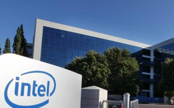 Intel shares fall 8.8% after sales report