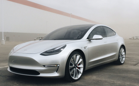 Tesla reaches $1 trillion value amid order from Hertz for 100,000 Model 3s