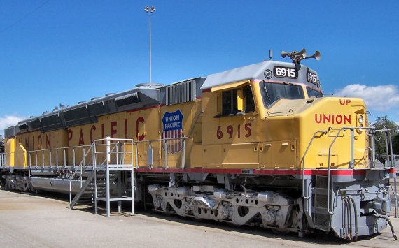 Union Pacific's fourth-quarter profit up 24%