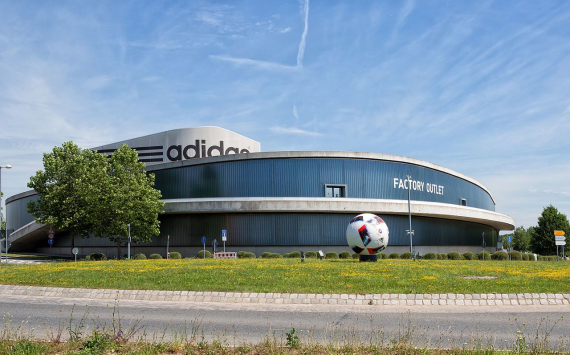 Adidas' CEO Revamps Brand Focus Amidst Disappointing Sales and Antisemitic Remarks