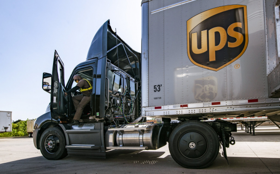 UPS to Become U.S. Postal Service's Main Air Cargo Provider, Ousting FedEx